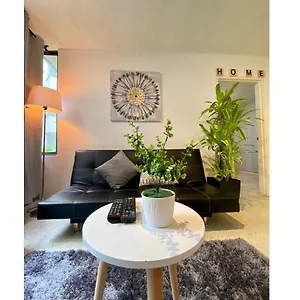 https://apartaestudio-en-granada-great-location-fibra-ptica.cali-hotels.com
